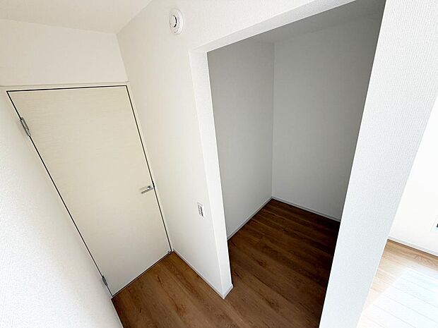 ☆ウォークインクローゼット☆テレワーク・趣味部屋でも!!