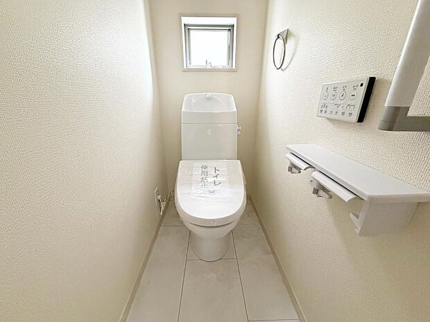 ☆ウレシイシャワートイレ☆1階・2階に完備!パパとのトイレ争いに終止符!!