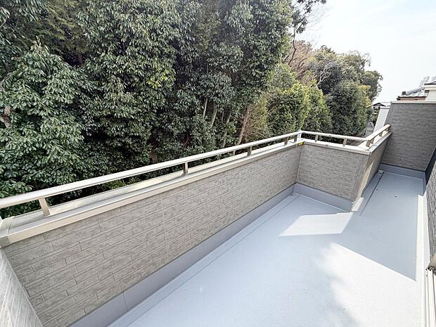 ☆南東向きバルコニー☆