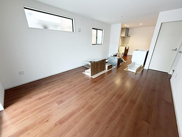 ☆大変明るいリビング☆広々した空間で家族との大切な時間をお過ごしください！！