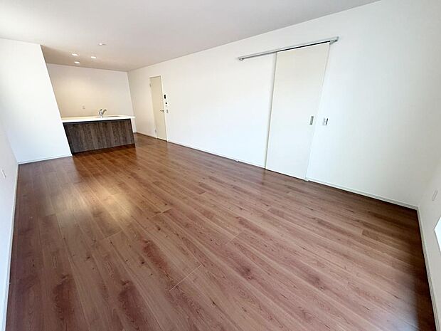 ☆大変明るいリビング☆広々した空間で家族との大切な時間をお過ごしください！！