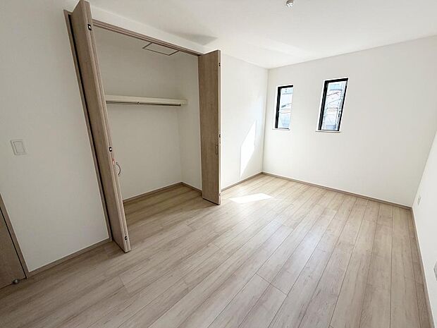 ☆各部屋大型収納完備☆子供部屋・主寝室にお好きにコーディネートしよう！！