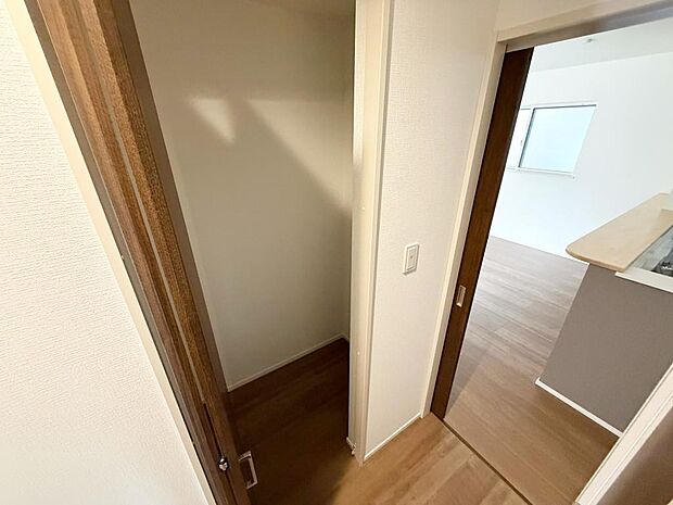 ☆１階☆廊下にある収納☆