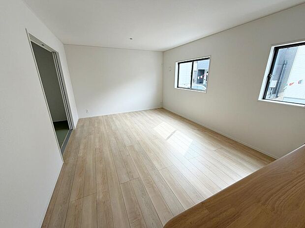 ☆大変明るいリビング☆広々した空間で家族との大切な時間をお過ごしください！！