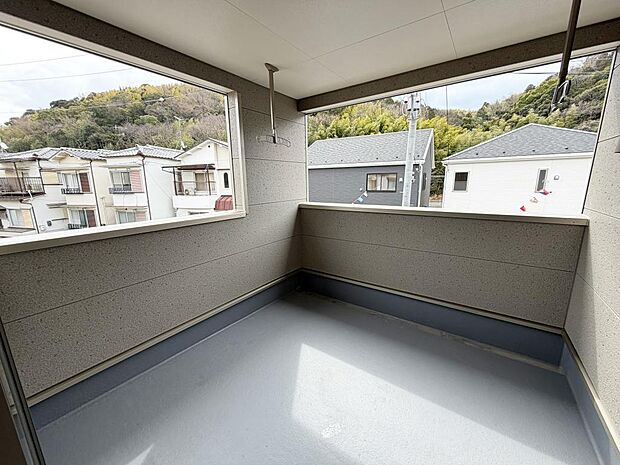 ☆インナーバルコニー☆テーブルを置いてティータイムもいいかも！雨の日も安心！！