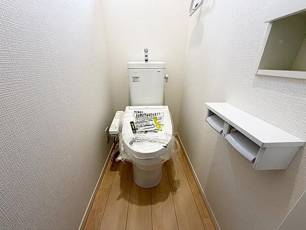 ☆ウレシイシャワートイレ☆1階・2階に完備!パパとのトイレ争いに終止符!!