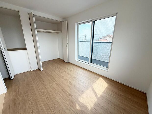 ☆各部屋大型収納完備☆子供部屋・主寝室にお好きにコーディネートしよう!!