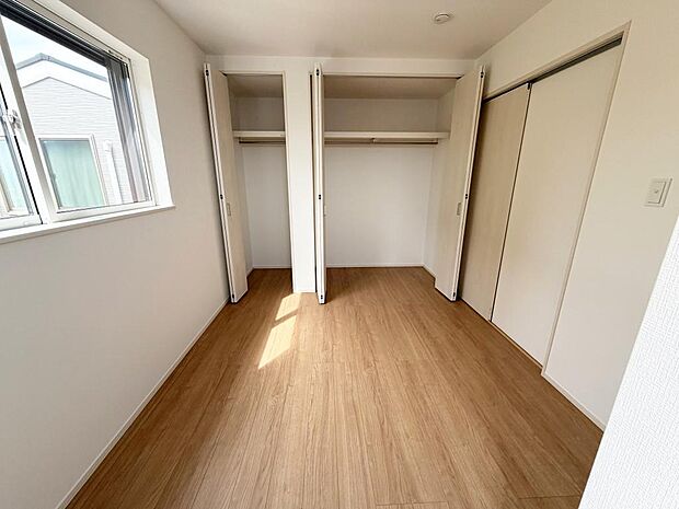 ☆各部屋大型収納完備☆子供部屋・主寝室にお好きにコーディネートしよう!!