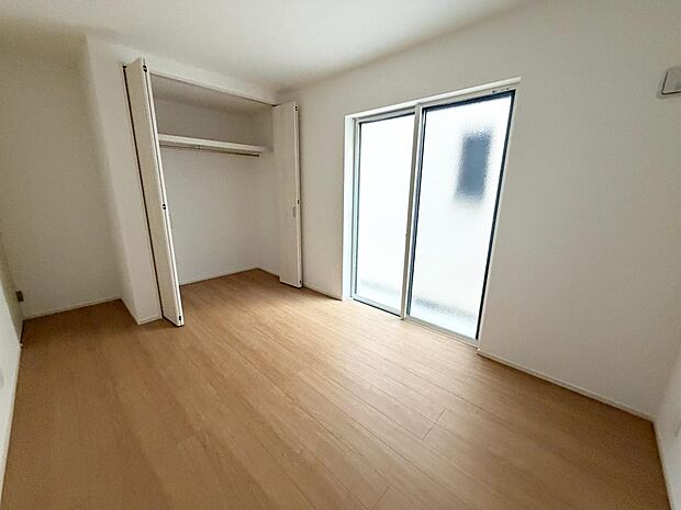 ☆１階☆各部屋大型収納完備☆子供部屋・主寝室にお好きにコーディネートしよう！！