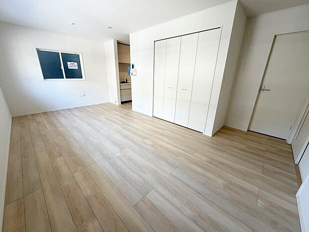 ☆大変明るいリビング☆広々した空間で家族との大切な時間をお過ごしください!!