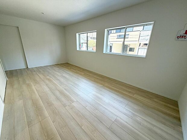 ☆大変明るいリビング☆広々した空間で家族との大切な時間をお過ごしください!!