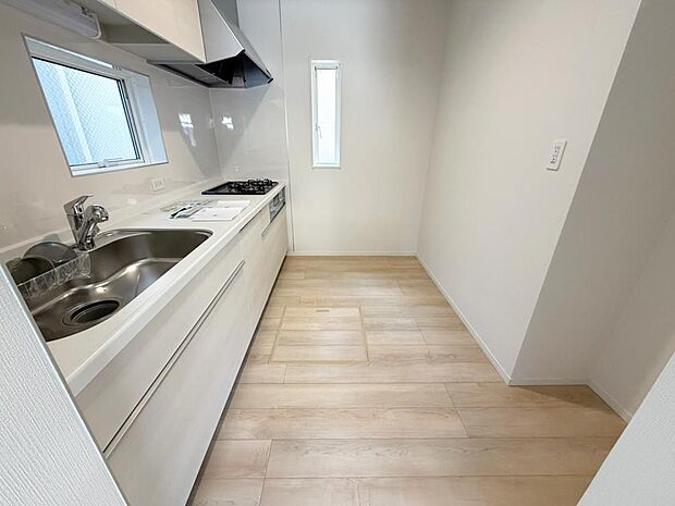 ☆大型のシステムキッチン☆家族と会話しながら楽しくクッキング!!