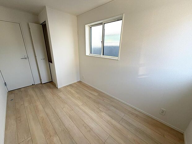 ☆各部屋大型収納完備☆子供部屋・主寝室にお好きにコーディネートしよう!!