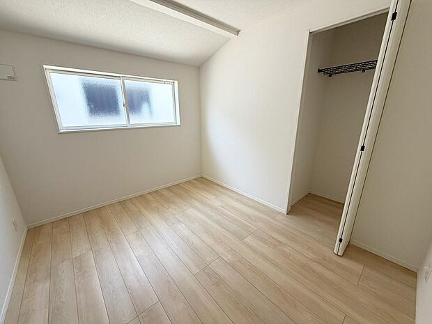 ☆各部屋大型収納完備☆子供部屋・主寝室にお好きにコーディネートしよう!!