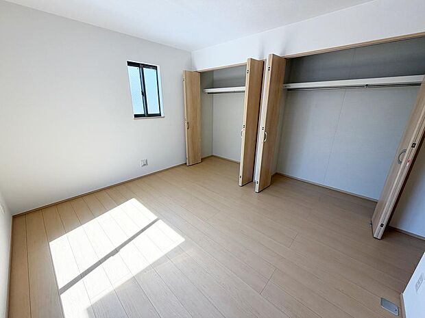 ☆各部屋大型収納完備☆子供部屋・主寝室にお好きにコーディネートしよう!!