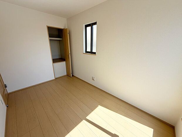 ☆各部屋大型収納完備☆子供部屋・主寝室にお好きにコーディネートしよう!!