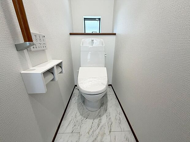 ☆ウレシイシャワートイレ☆1階・2階に完備!パパとのトイレ争いに終止符!!