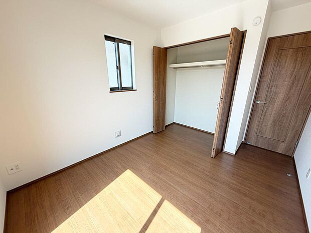 ☆各部屋大型収納完備☆子供部屋・主寝室にお好きにコーディネートしよう!!
