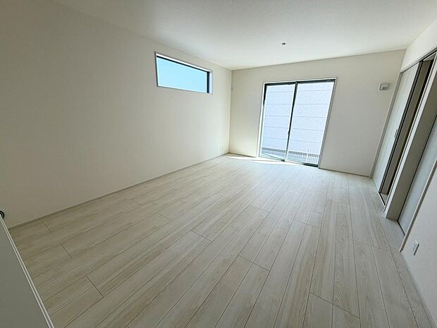 ☆大変明るいリビング☆広々した空間で家族との大切な時間をお過ごしください!!