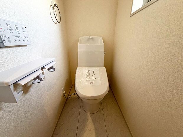 ☆ウレシイシャワートイレ☆1階・2階に完備!パパとのトイレ争いに終止符!!