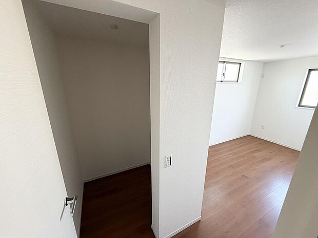 ☆ウォークインクローゼット☆テレワーク・趣味部屋でも!!