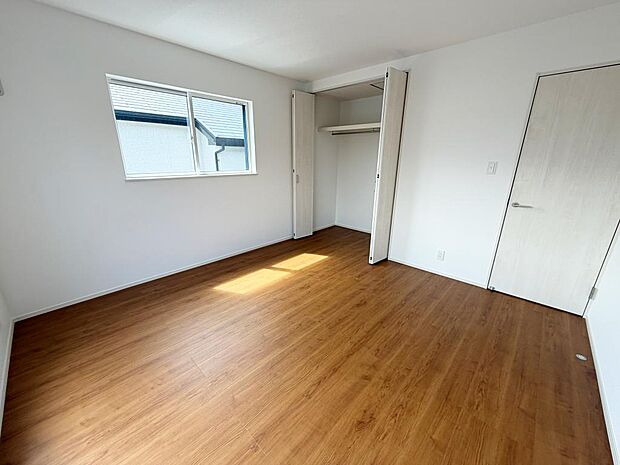 ☆各部屋大型収納完備☆子供部屋・主寝室にお好きにコーディネートしよう！！