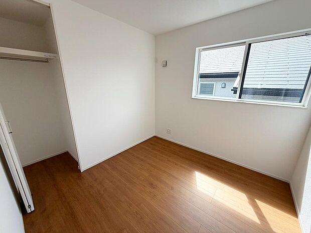 ☆各部屋大型収納完備☆子供部屋・主寝室にお好きにコーディネートしよう！！