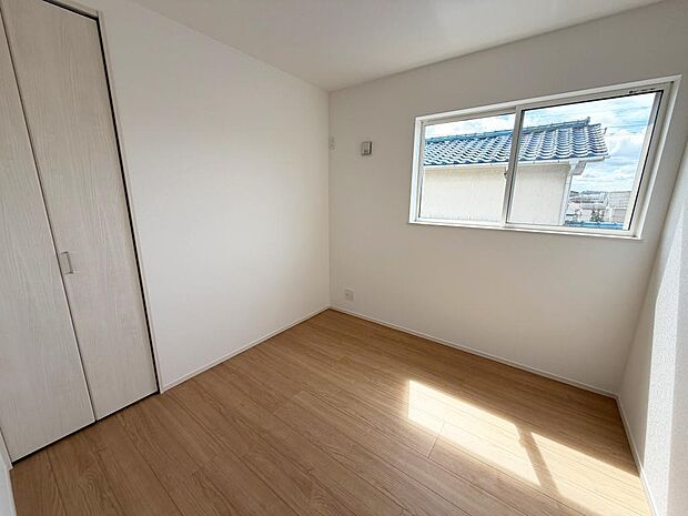 ☆各部屋大型収納完備☆子供部屋・主寝室にお好きにコーディネートしよう！！