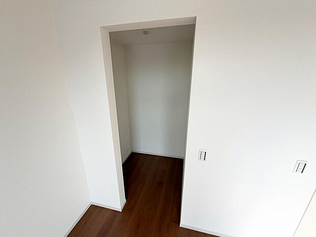 ☆ウォークインクローゼット☆テレワーク・趣味部屋でも!!