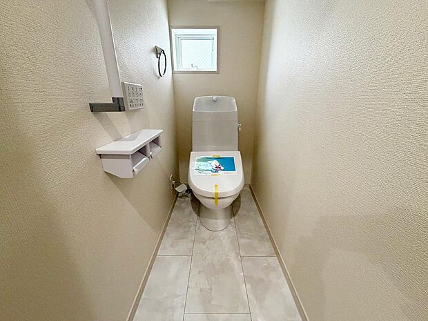 ☆ウレシイシャワートイレ☆1階・2階に完備!パパとのトイレ争いに終止符!!