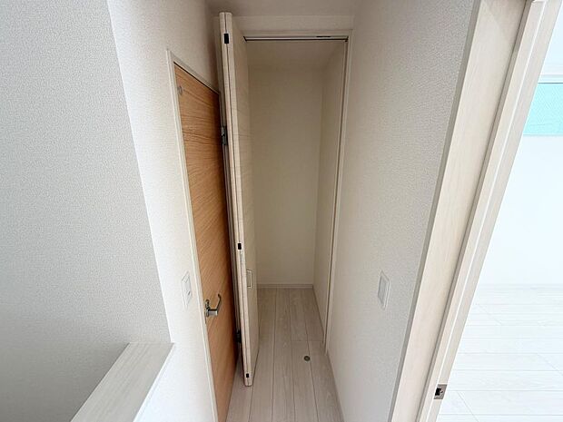 ☆2階☆廊下にある収納☆