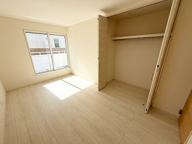 ☆各部屋大型収納完備☆子供部屋・主寝室にお好きにコーディネートしよう!!