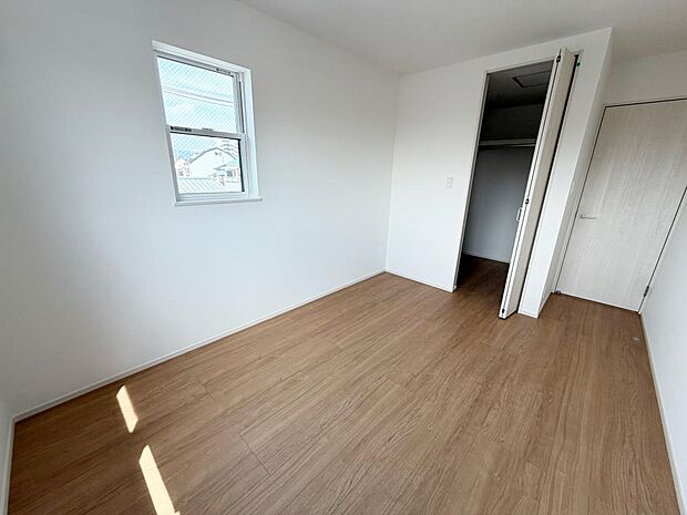☆各部屋大型収納完備☆子供部屋・主寝室にお好きにコーディネートしよう!!