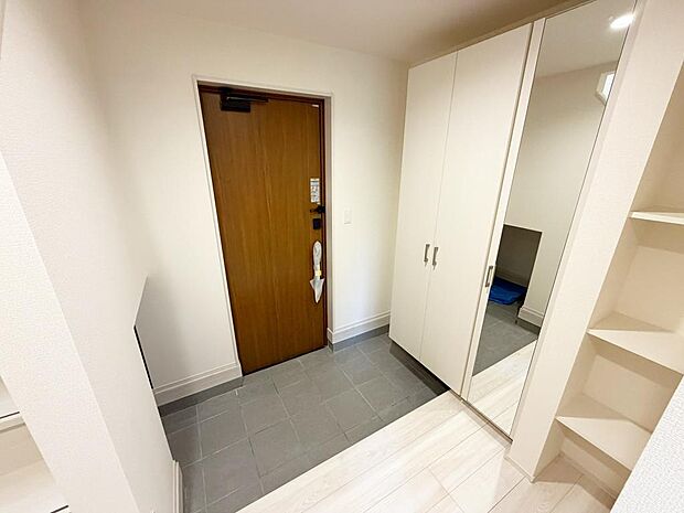 ☆大型シューズクローゼットがあります☆便利です!!