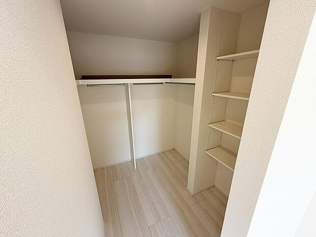 ☆ウォークインクローゼット☆テレワーク・趣味部屋でも!!