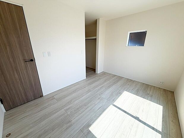 ☆各部屋大型収納完備☆子供部屋・主寝室にお好きにコーディネートしよう!!