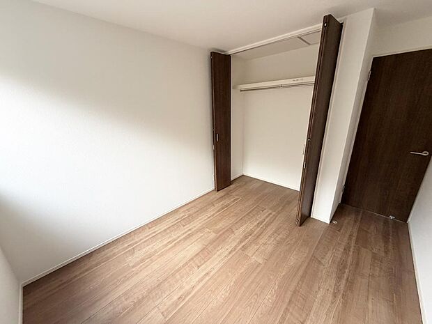 ☆各部屋大型収納完備☆子供部屋・主寝室にお好きにコーディネートしよう!!