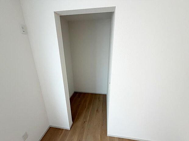 ☆ウォークインクローゼット☆テレワーク・趣味部屋でも!!