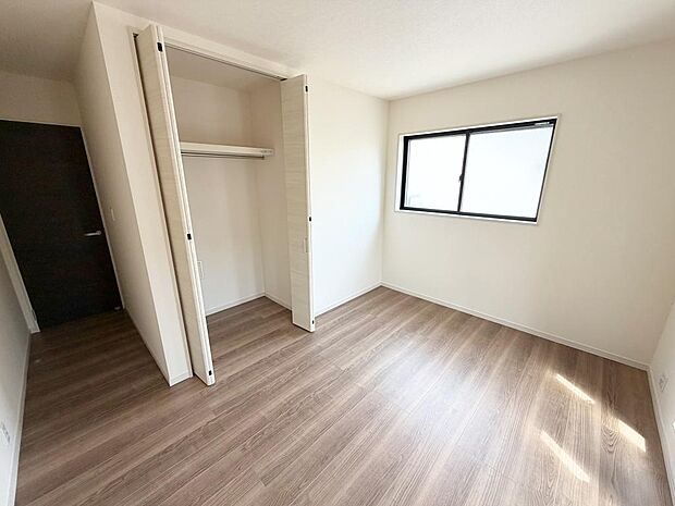 ☆各部屋大型収納完備☆子供部屋・主寝室にお好きにコーディネートしよう!!