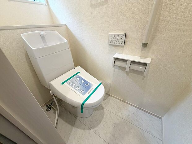 ☆ウレシイシャワートイレ☆1階・2階に完備!パパとのトイレ争いに終止符!!