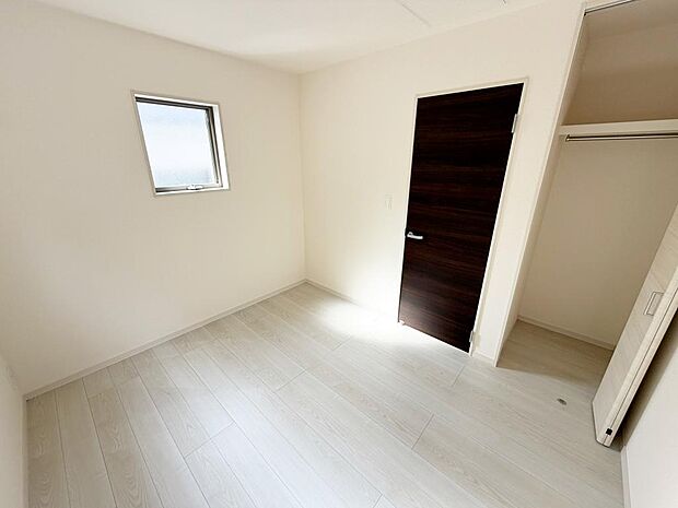 ☆各部屋大型収納完備☆子供部屋・主寝室にお好きにコーディネートしよう！！