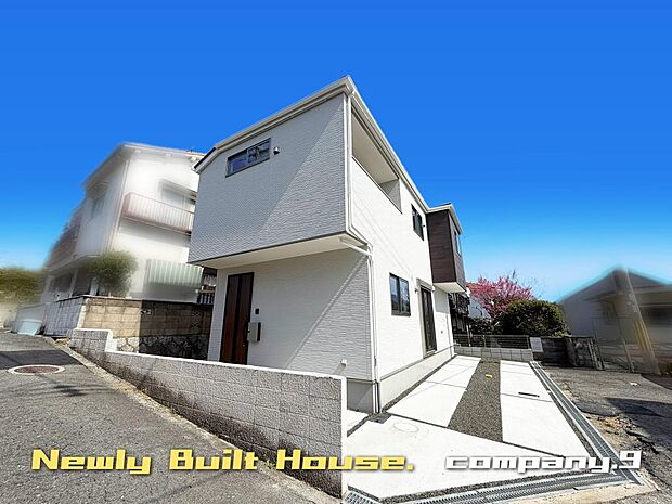☆現地外観写真☆ZEH水準省エネ住宅☆角地で開放感がある住宅☆土地47坪☆車2台OK☆南西角地で日当たり良好☆閑静な住宅地☆家事動線良好☆WIC・庭☆南面バルコニー☆