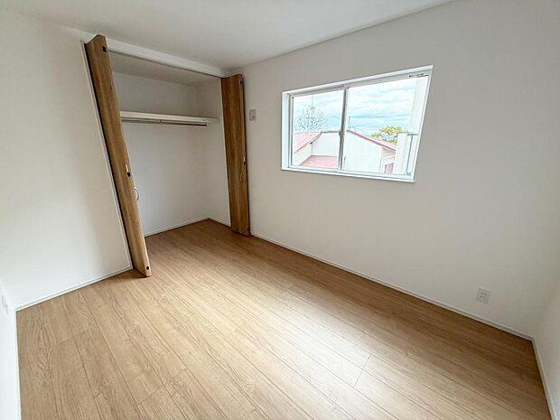 ☆各部屋大型収納完備☆子供部屋・主寝室にお好きにコーディネートしよう!!
