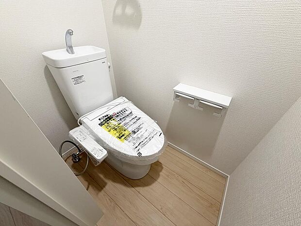 ☆ウレシイシャワートイレ☆1階・2階に完備!パパとのトイレ争いに終止符!!