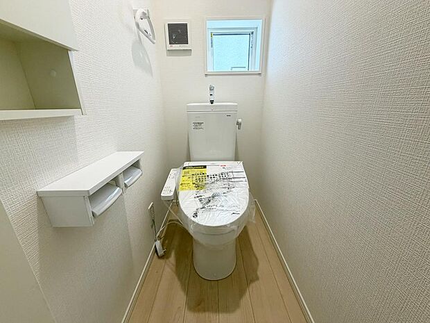 ☆ウレシイシャワートイレ☆1階・2階に完備!パパとのトイレ争いに終止符!!