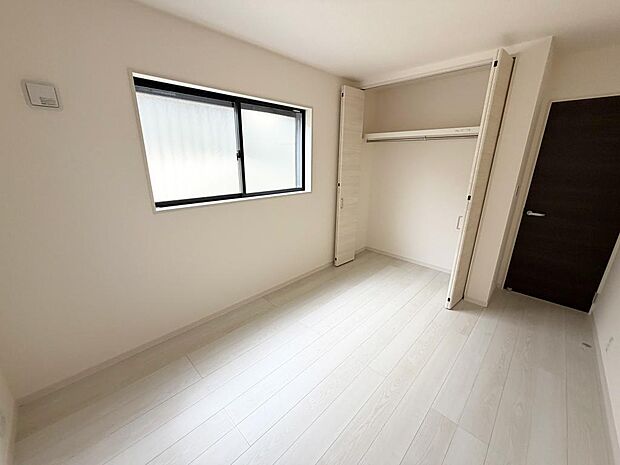 ☆各部屋大型収納完備☆子供部屋・主寝室にお好きにコーディネートしよう!!