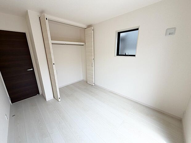 ☆各部屋大型収納完備☆子供部屋・主寝室にお好きにコーディネートしよう!!
