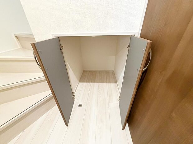 ☆１階☆廊下にある収納☆