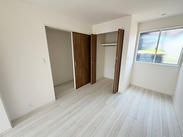 ☆各部屋大型収納完備☆子供部屋・主寝室にお好きにコーディネートしよう！！