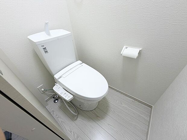 ☆ウレシイシャワートイレ☆1階・2階に完備！パパとのトイレ争いに終止符！！